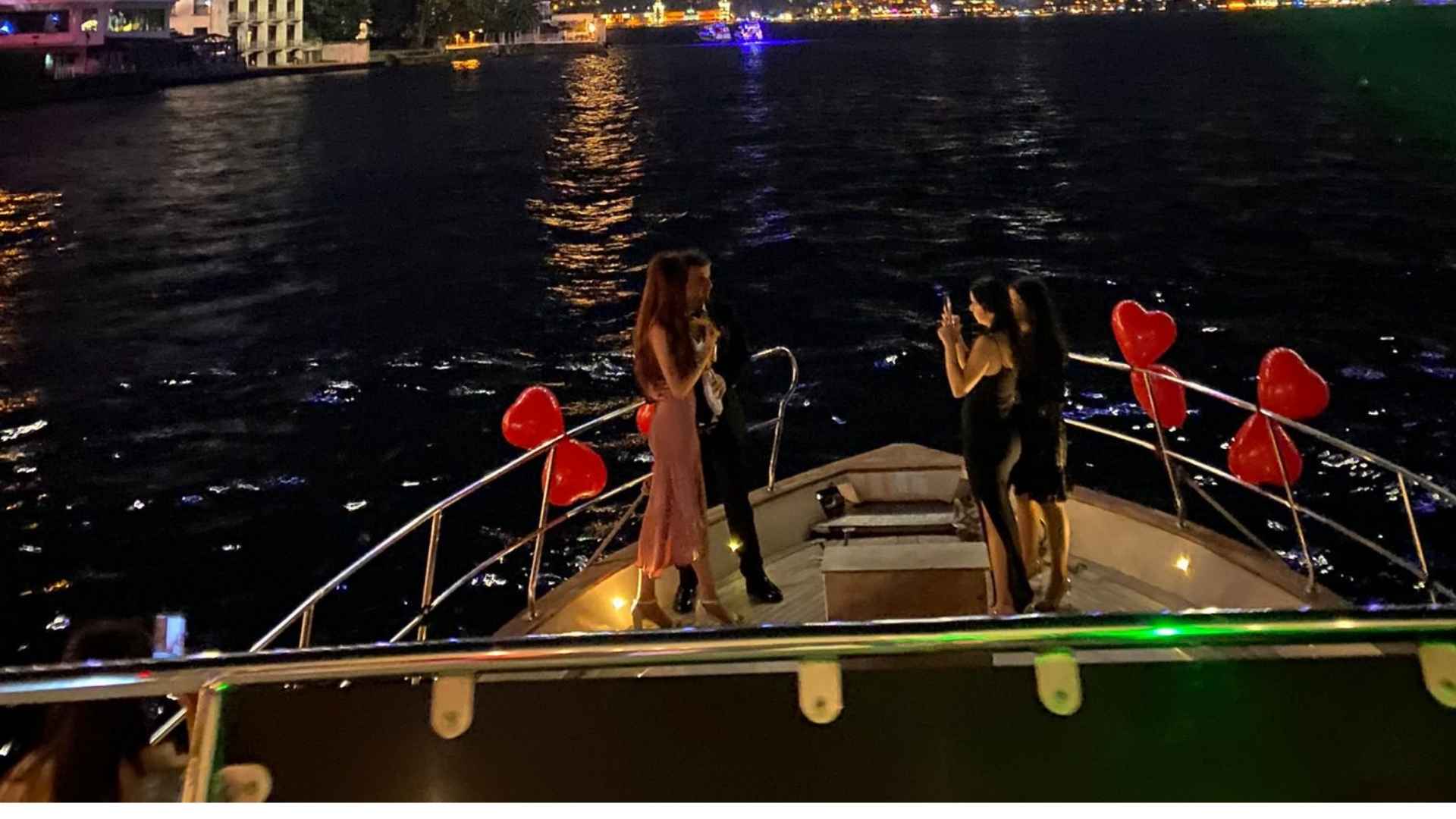 Saatlik Motoryat Kiralama 20 Kişilik 18 Metre
