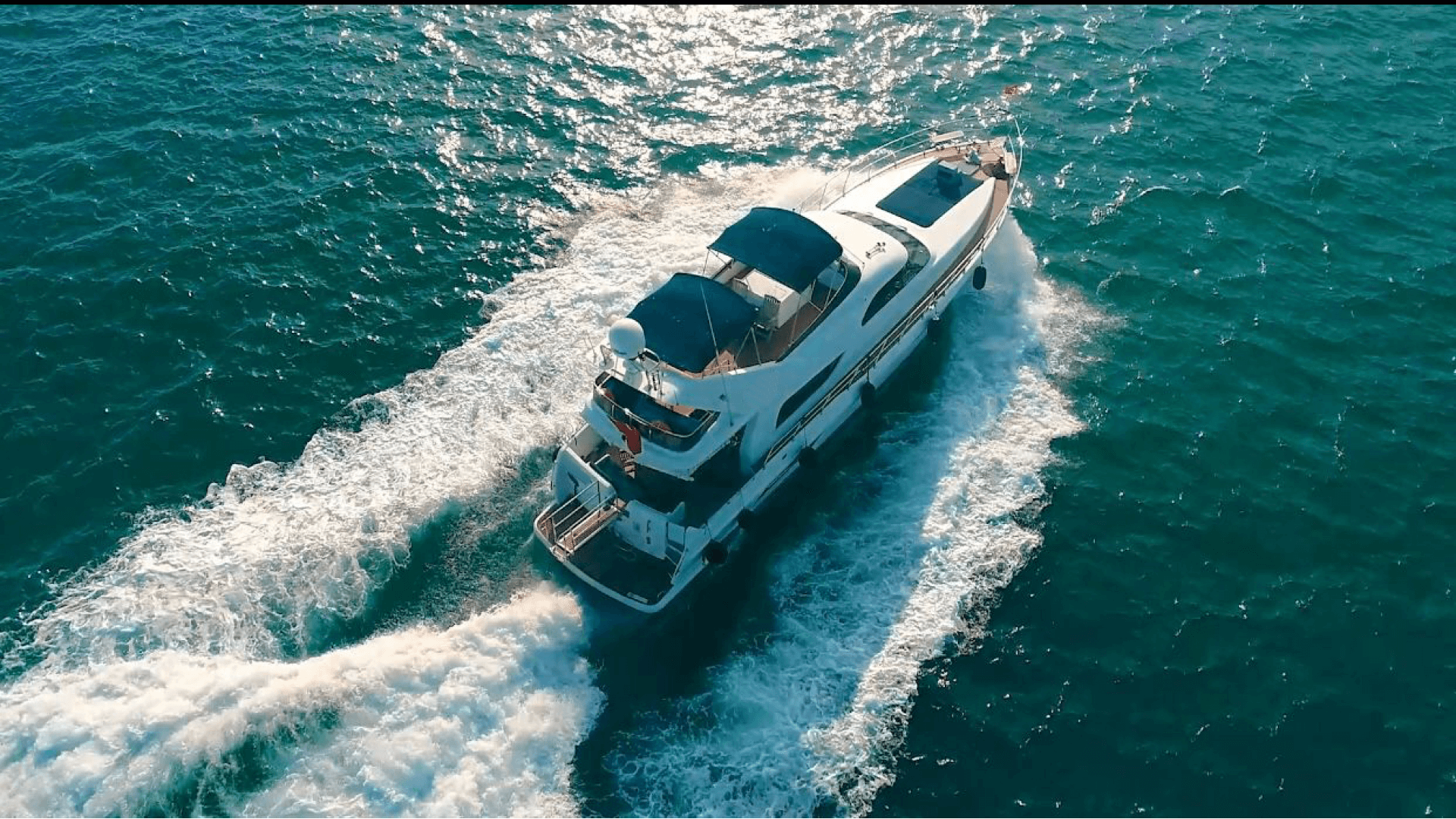Saatlik İstanbul Boğaz Turu 12 Kişi 19 Metre