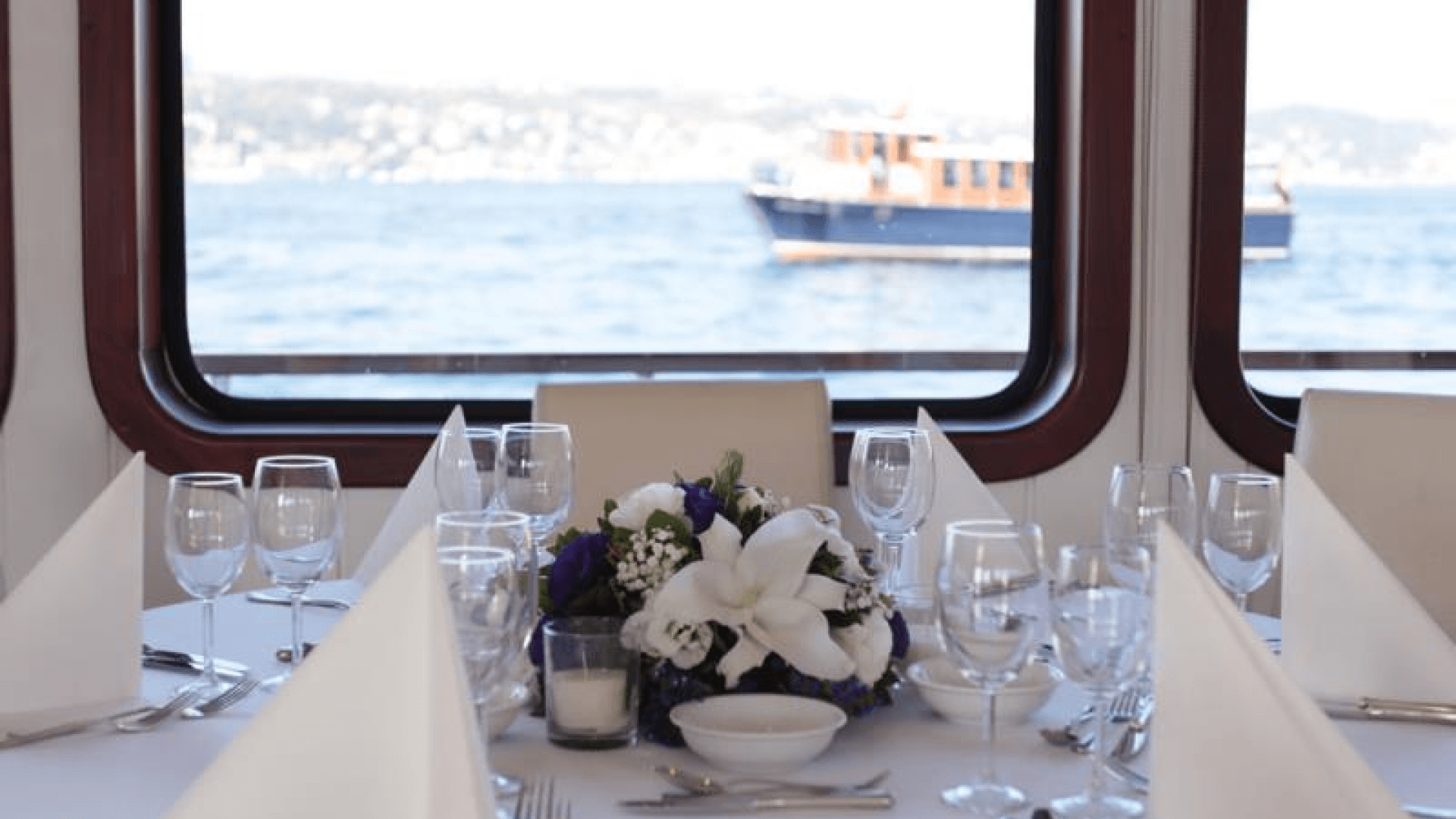 Saatlik Davet Teknesi 100 Kişilik 32 Metre 
