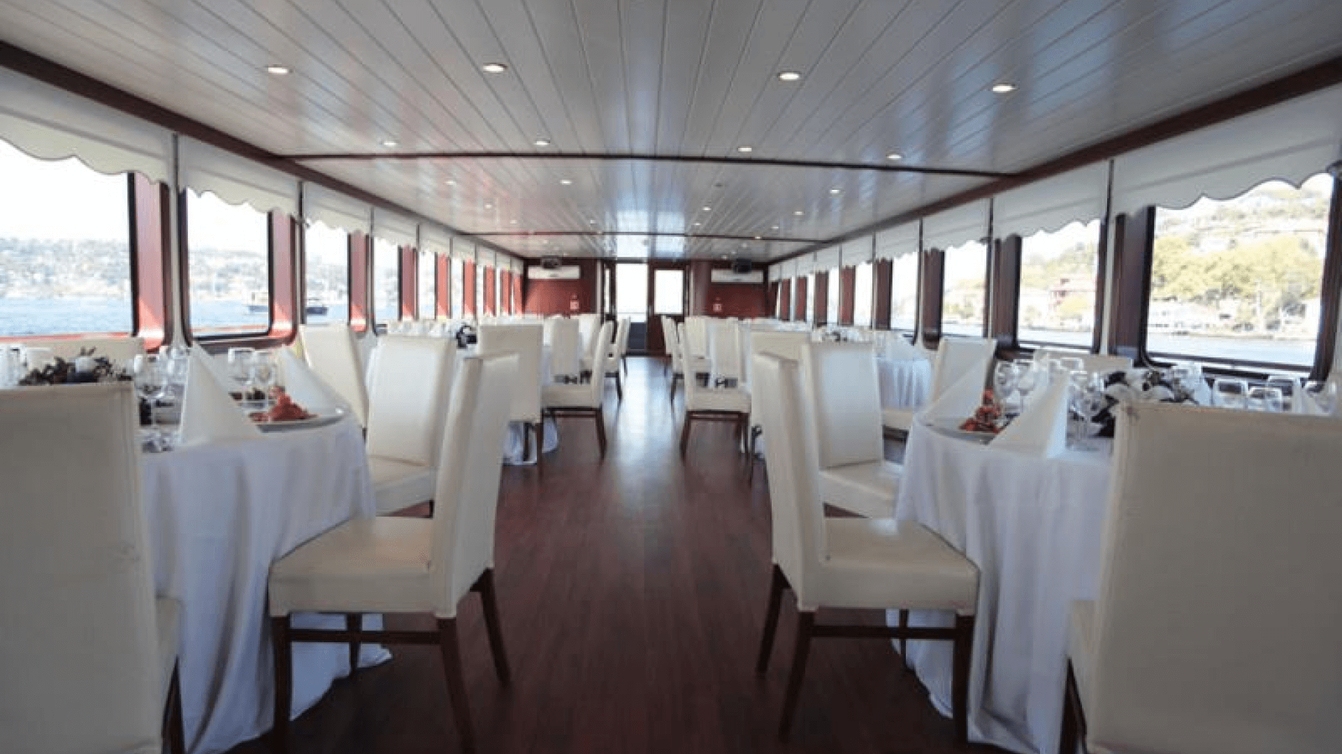 Saatlik Davet Teknesi 100 Kişilik 32 Metre 