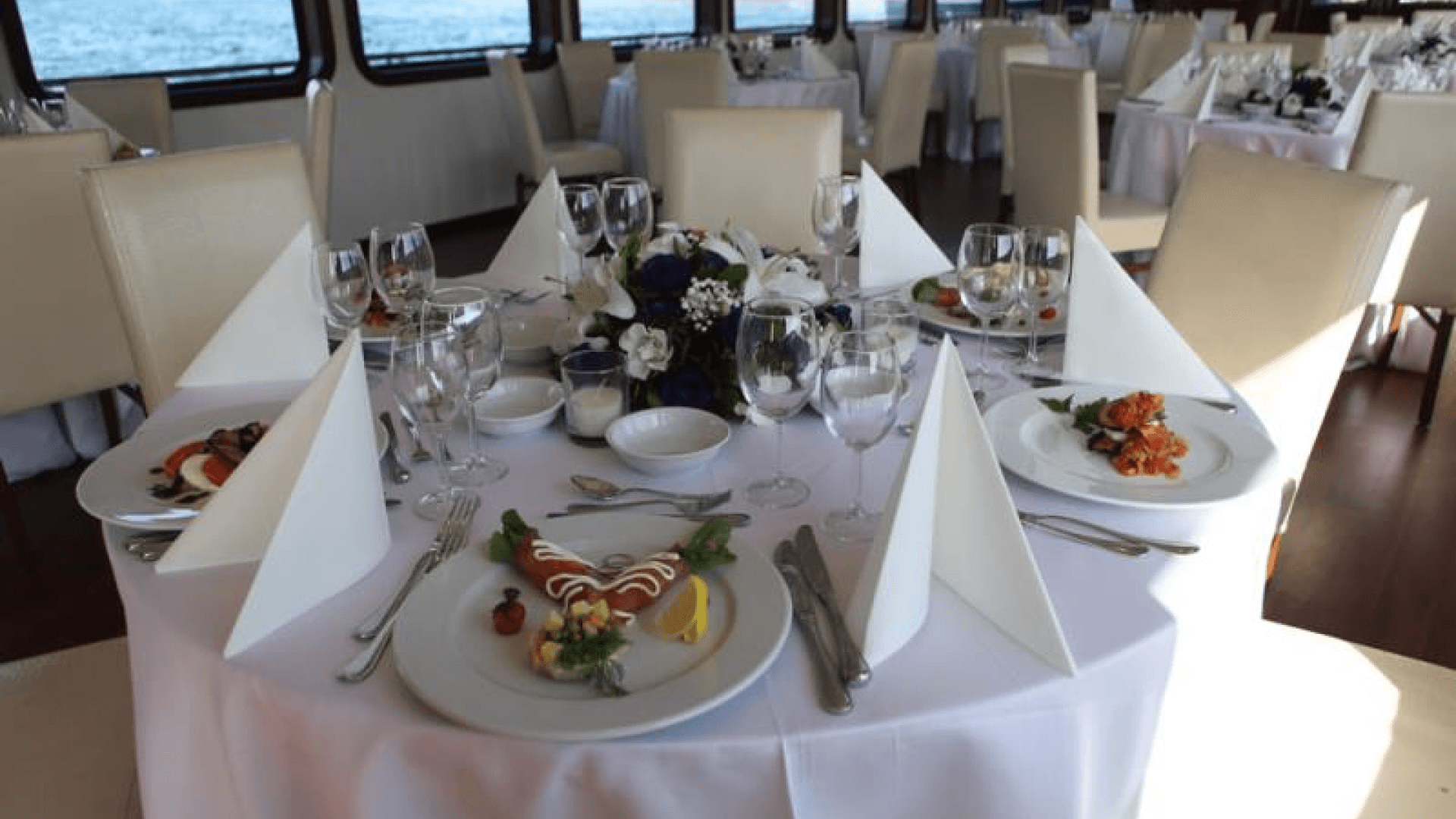 Saatlik Davet Teknesi 100 Kişilik 32 Metre 