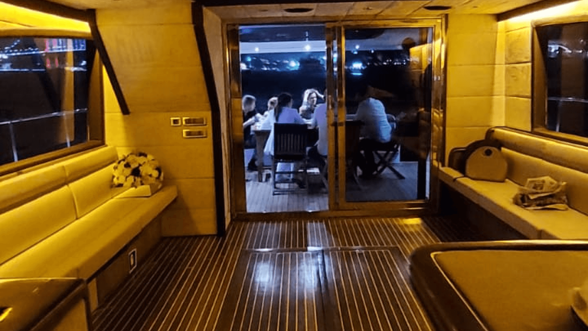 İstanbul Boğaz Turu Motoryat Kiralama 30 Kişilik 21 Metre