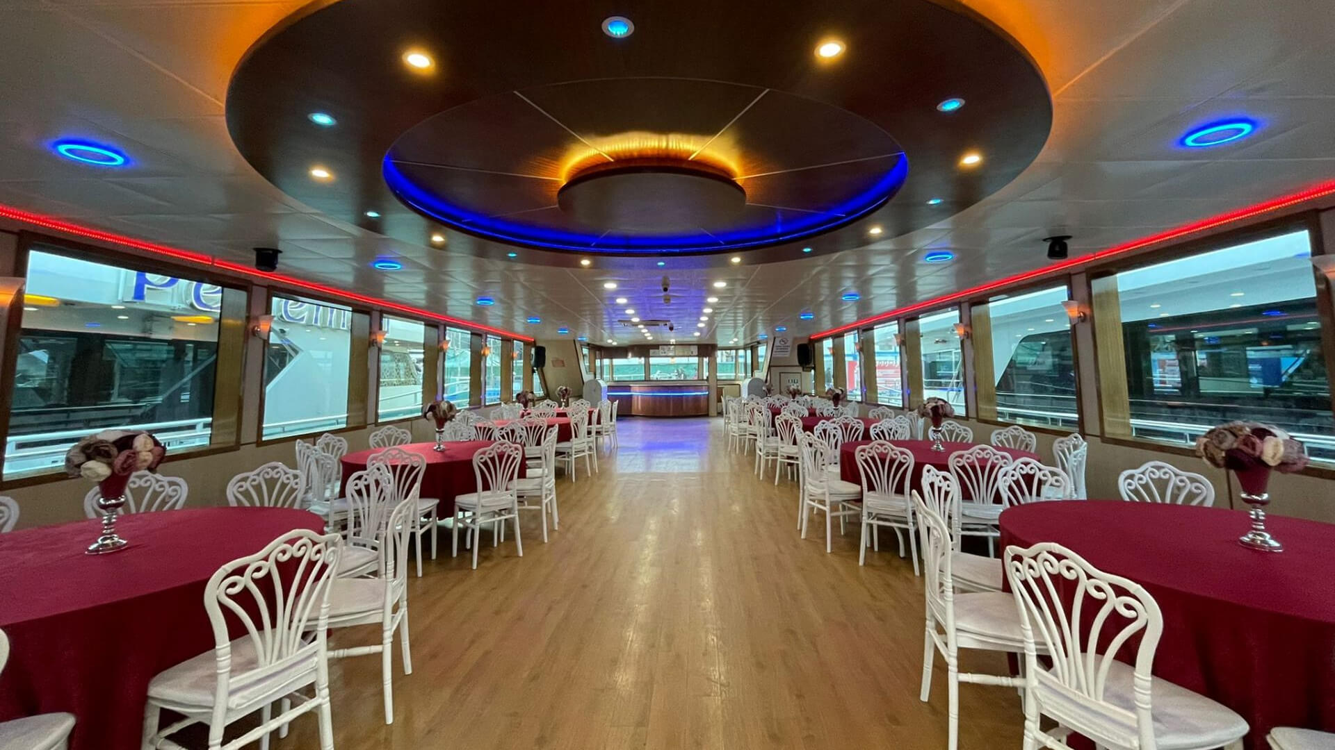 Boğazda Lüx  Davet ve Organizasyon 37 Metre  320 Kişi 