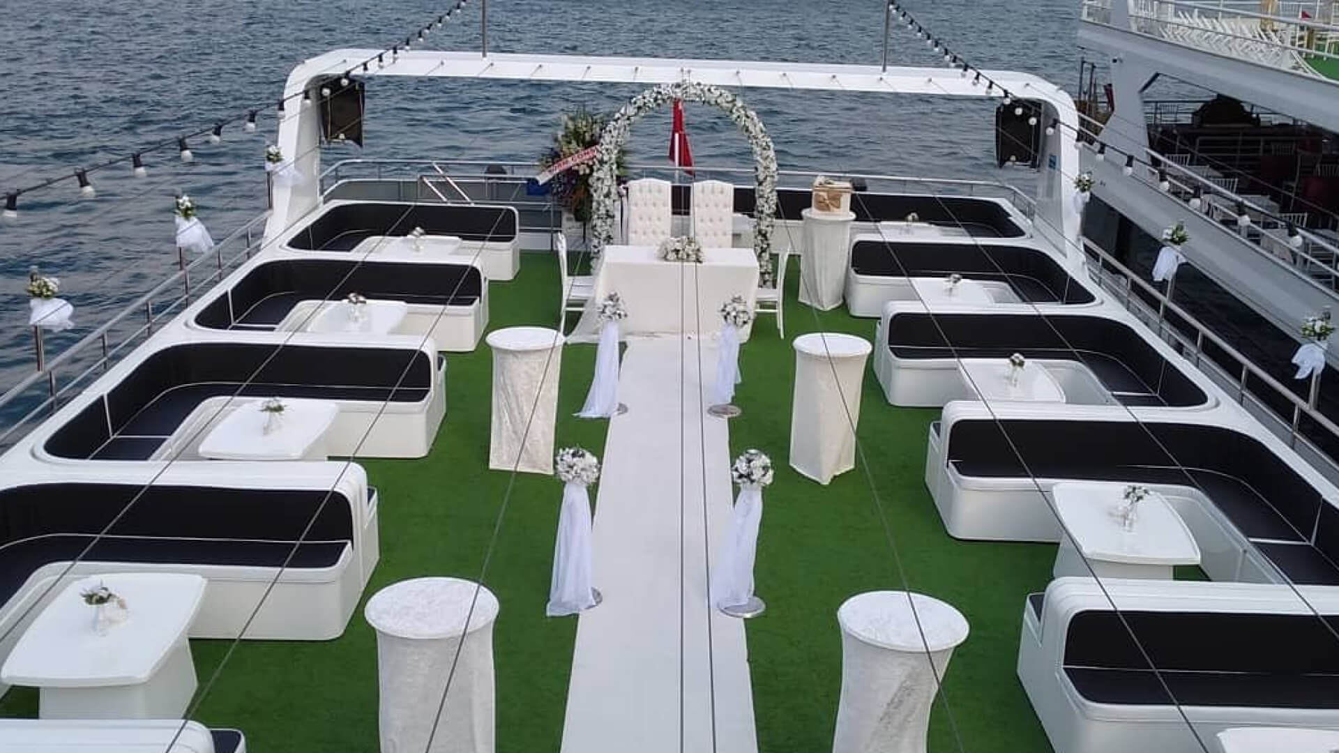 Boğazda Lüx  Davet ve Organizasyon 37 Metre  320 Kişi 