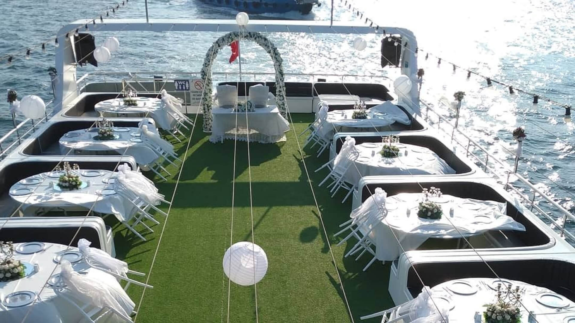 Boğazda Lüx  Davet ve Organizasyon 37 Metre  320 Kişi 