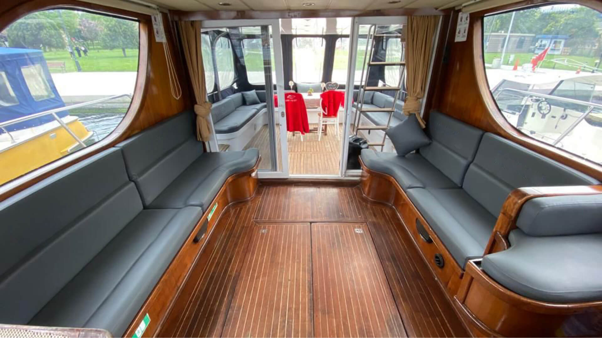 İstanbul Özel Yapım Kiralık Motoryat 3 Kabin 18 Metre