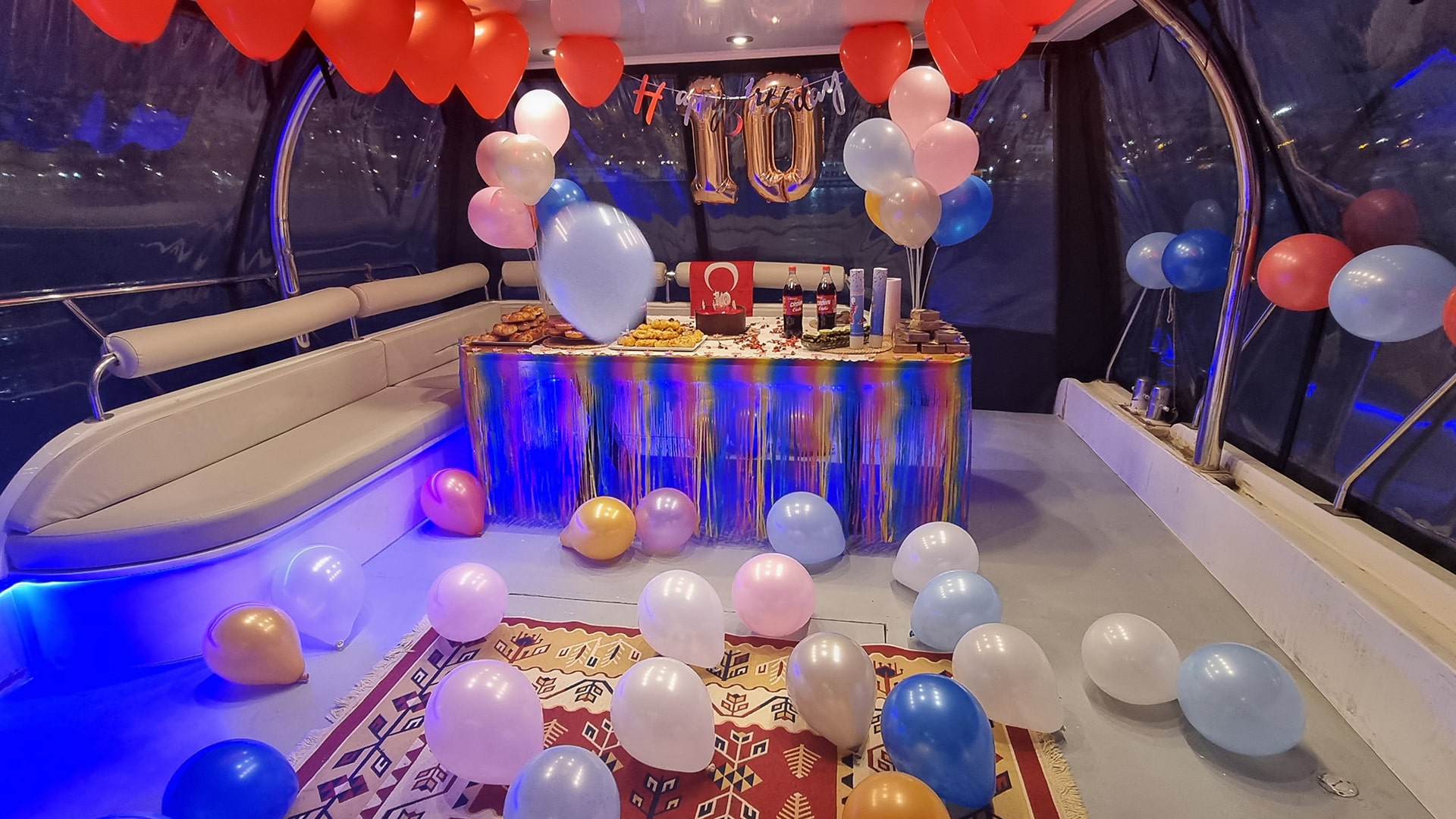 İstanbul Kiralık Lüks Motoryat 2023 Model 3 Kabin 18 Metre