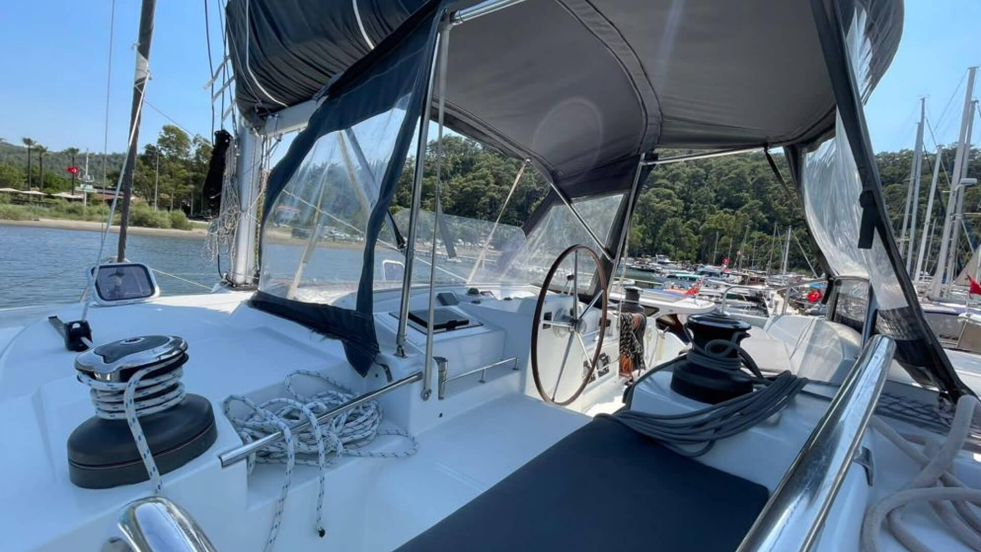 Kiralık Delux Lagoon 440