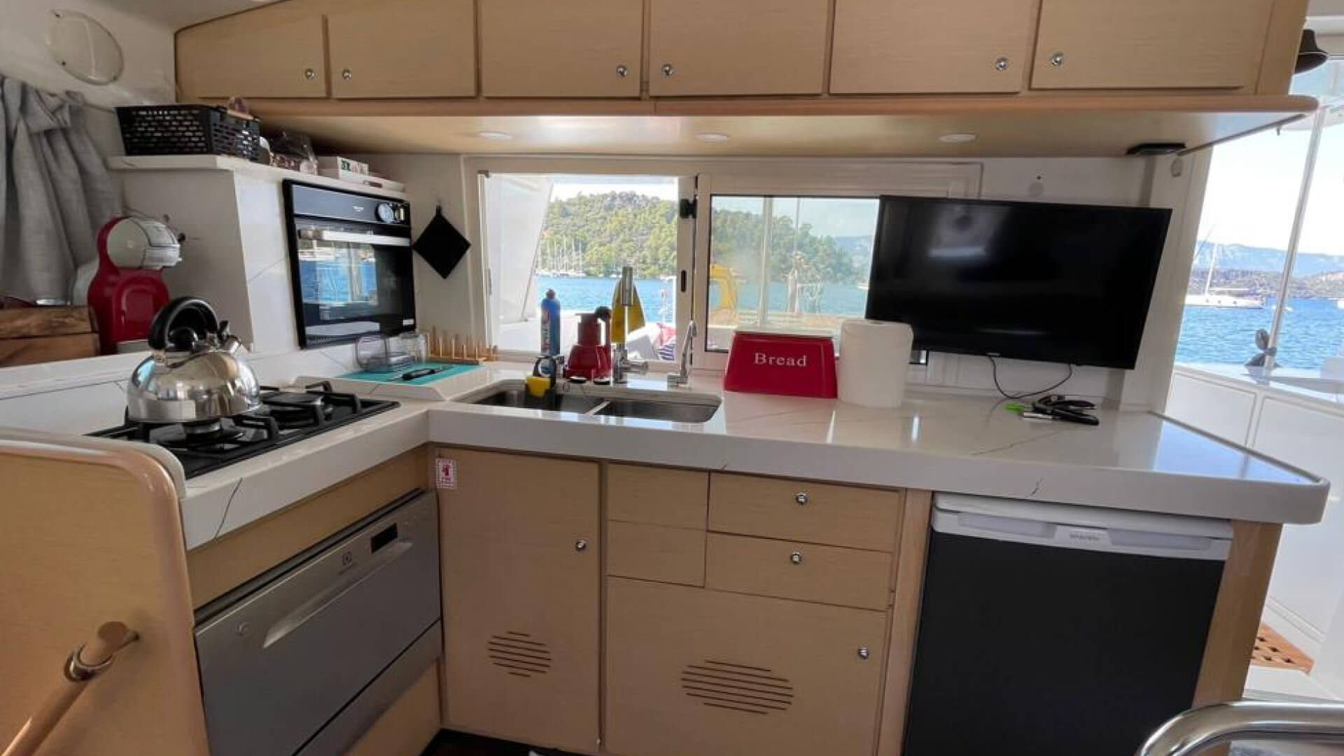 Kiralık Delux Lagoon 440