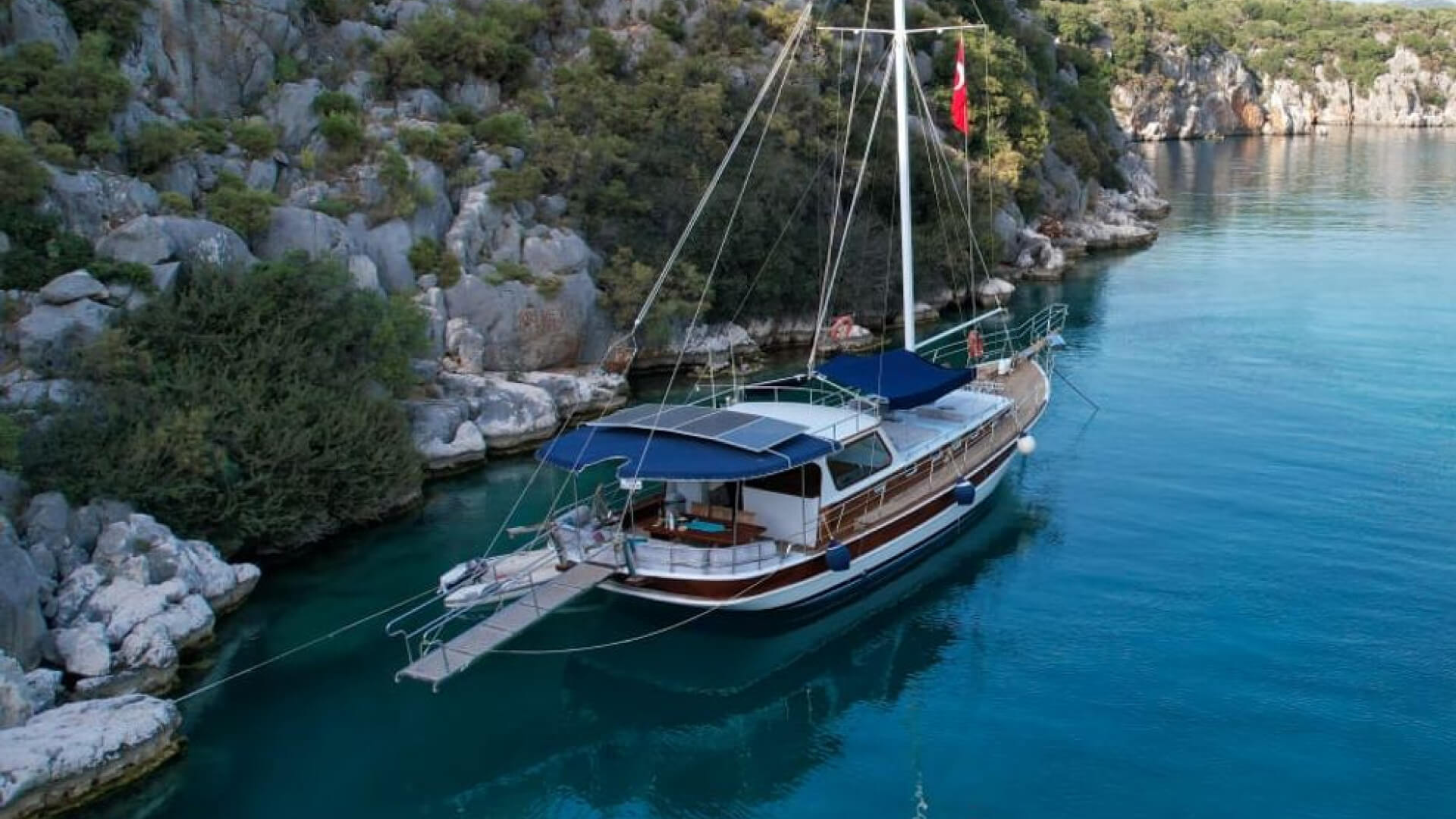 Kaş - Kekova Koyları Konaklamalı Lux Gulet 8 Kişi 19 Metre