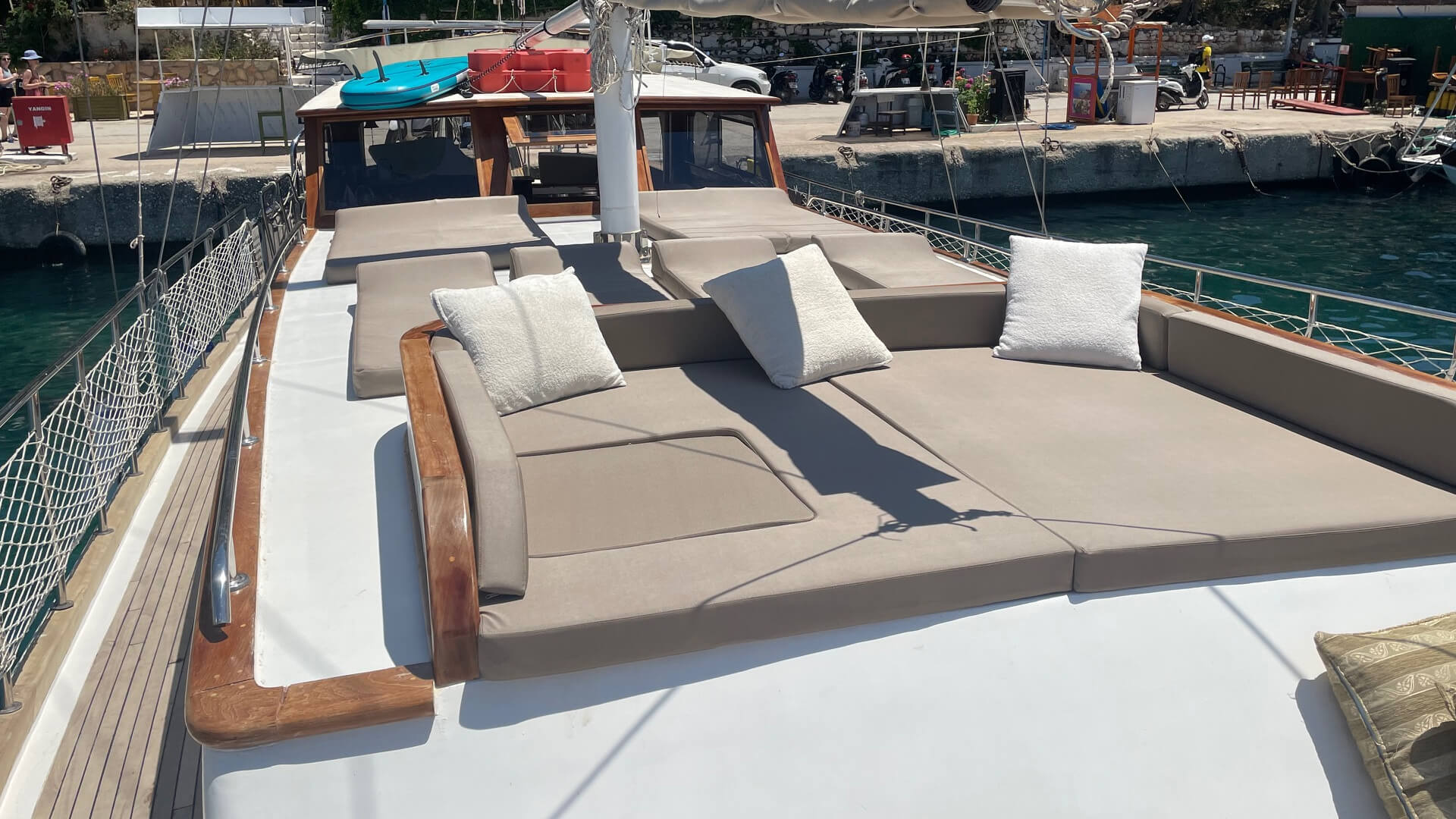 Kaş Kiralık Delux Konaklamalı Gulet 3 Kabin 17 Metre