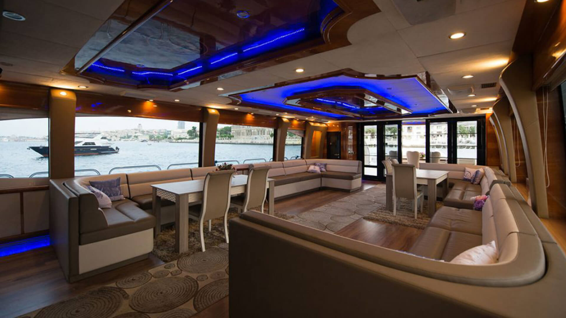 Günlük, Haftalık Lux Kiralık Motoryat 30 Kişi 32 Metre