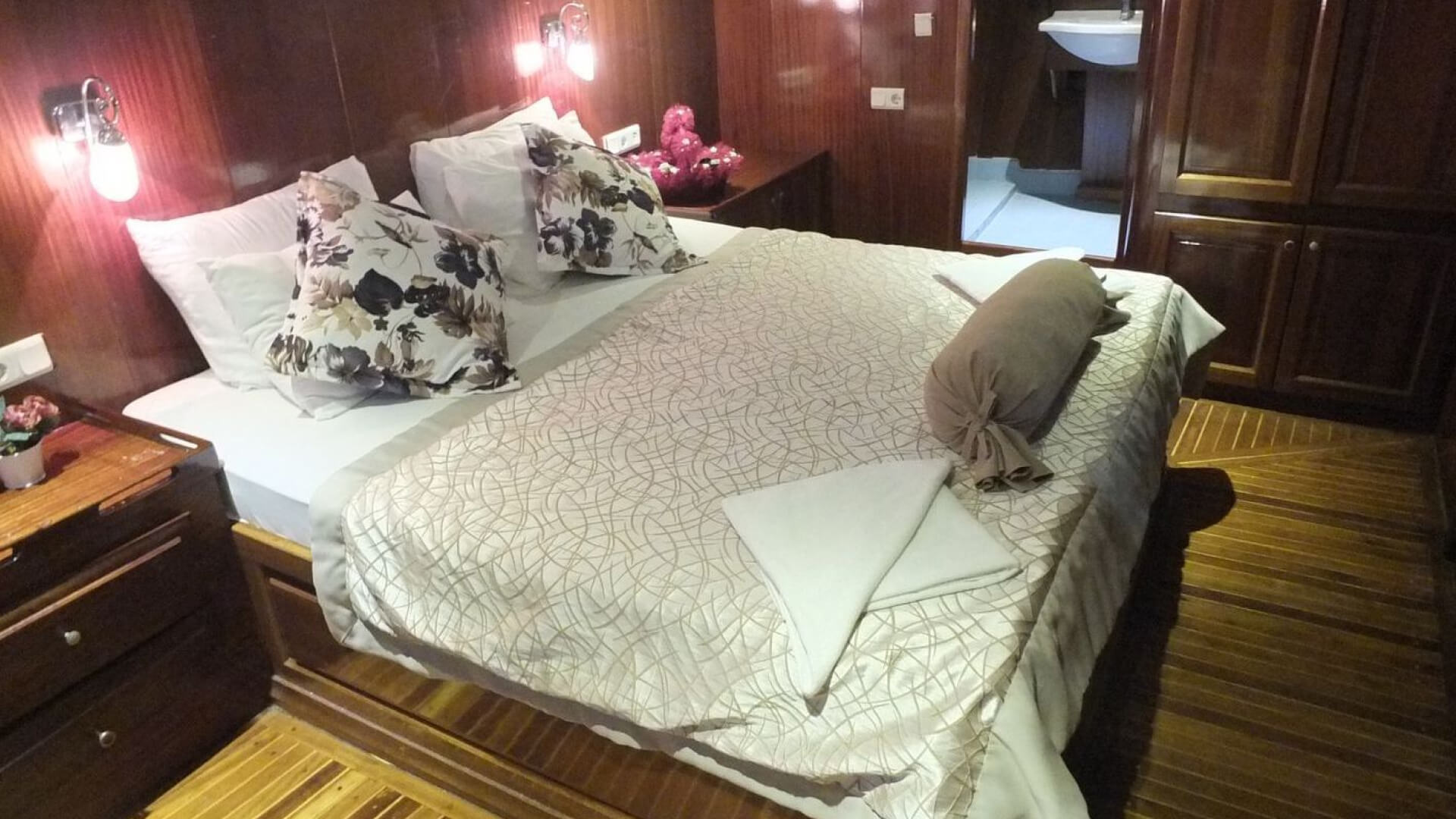 Marmaris Mavi Yolculuk Lux Gulet 8 Kabin 35 Metre