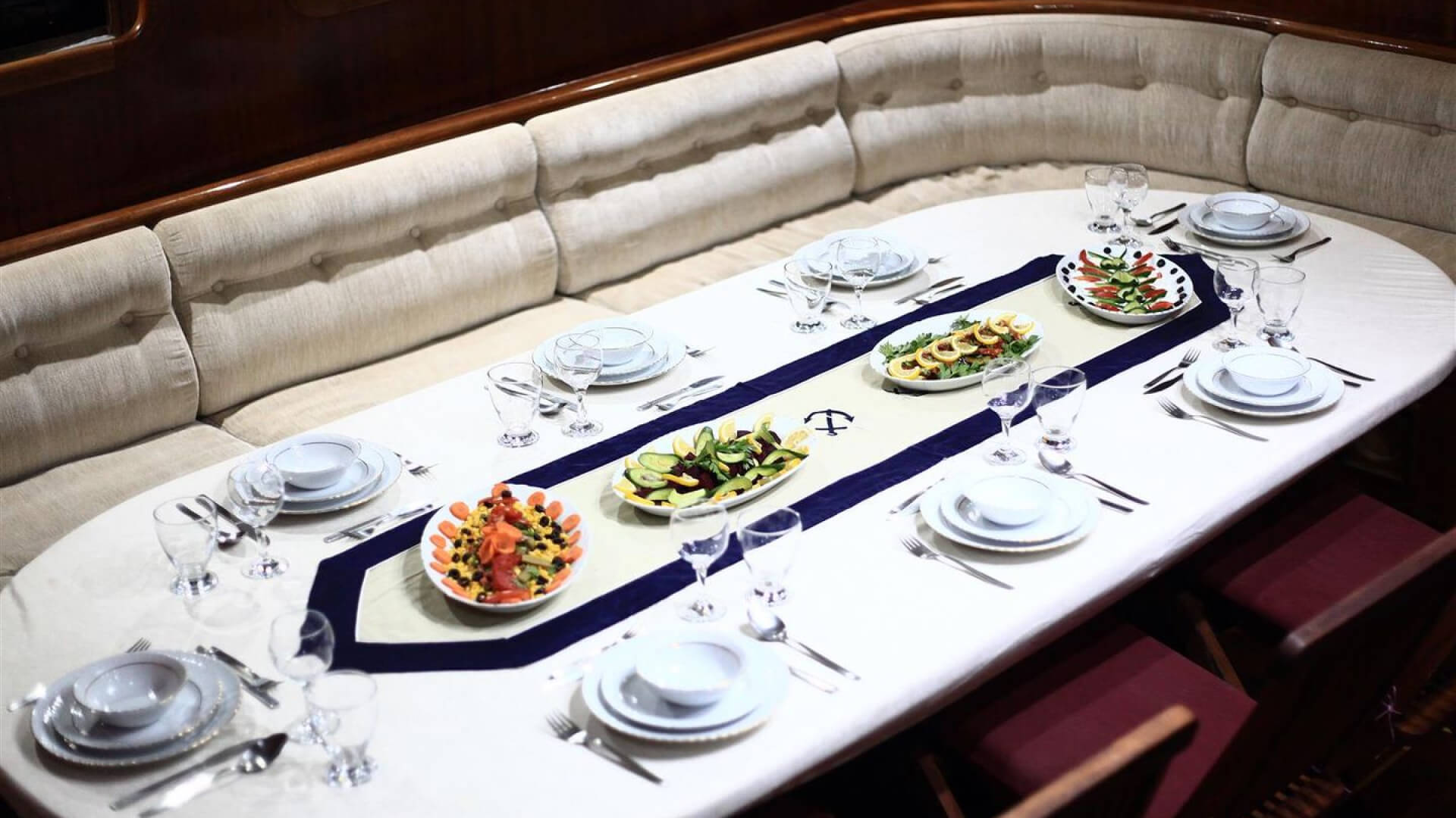 Mavi Yolculuk Konaklamalı Lux Gulet 11 Kabin 39 Metre