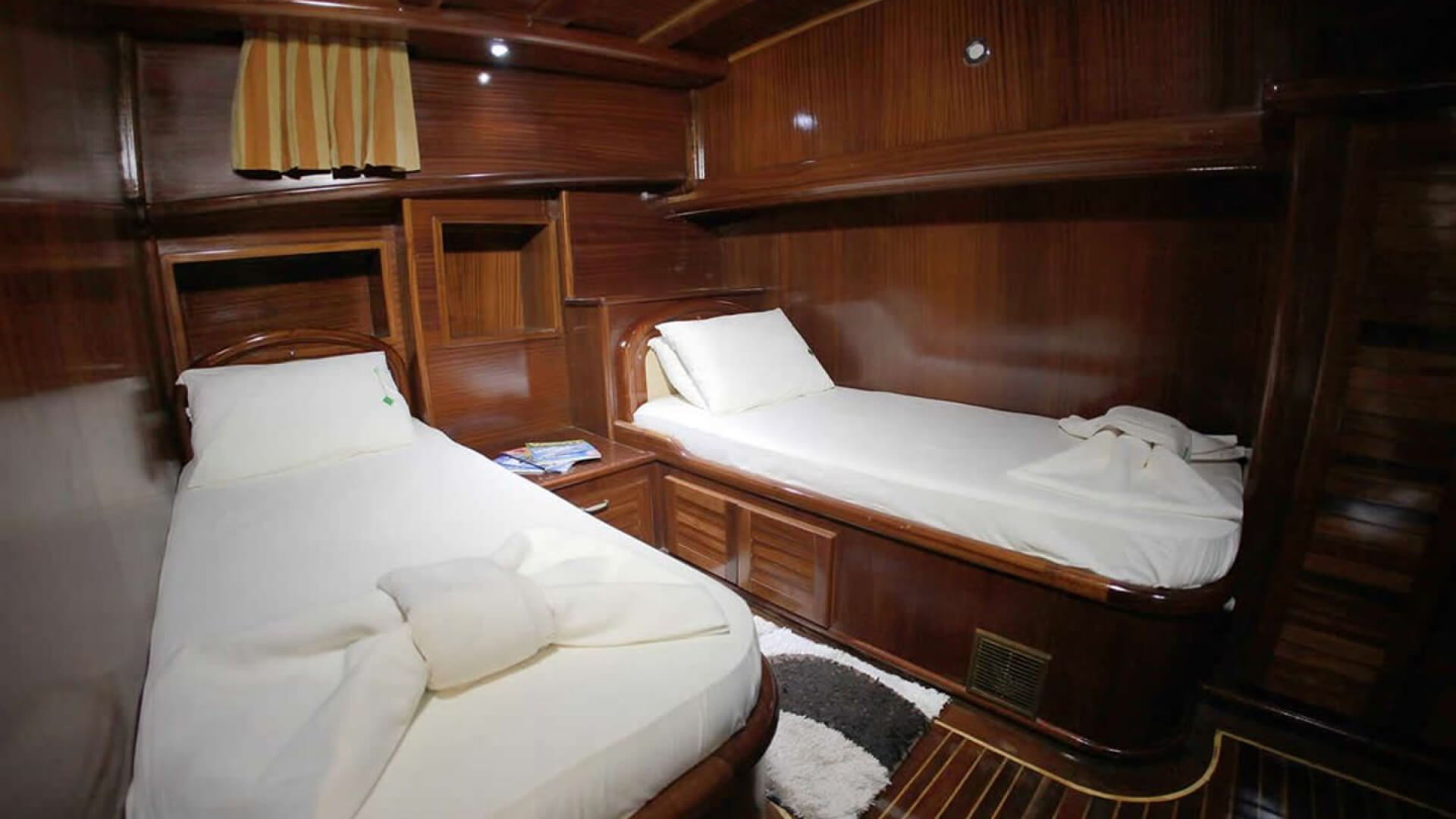 Mavi Yolculuk Konaklamalı Lux Gulet 11 Kabin 39 Metre