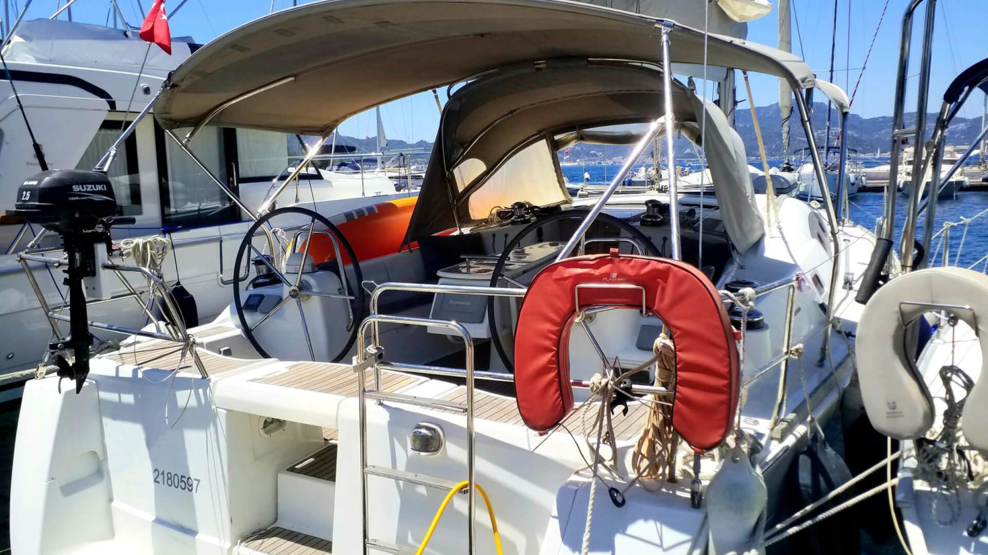 Beneteau Oceanis 40 2 Kabin 13 Metre Kaptanlı Yelkenli