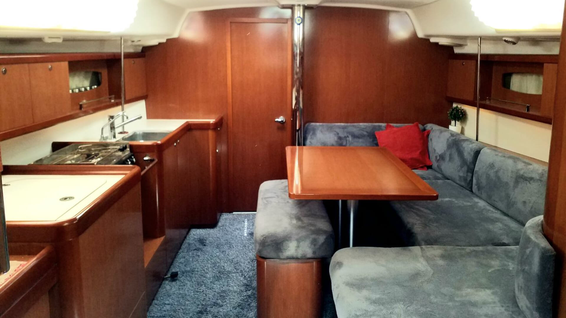 Beneteau Oceanis 40 2 Kabin 13 Metre Kaptanlı Yelkenli