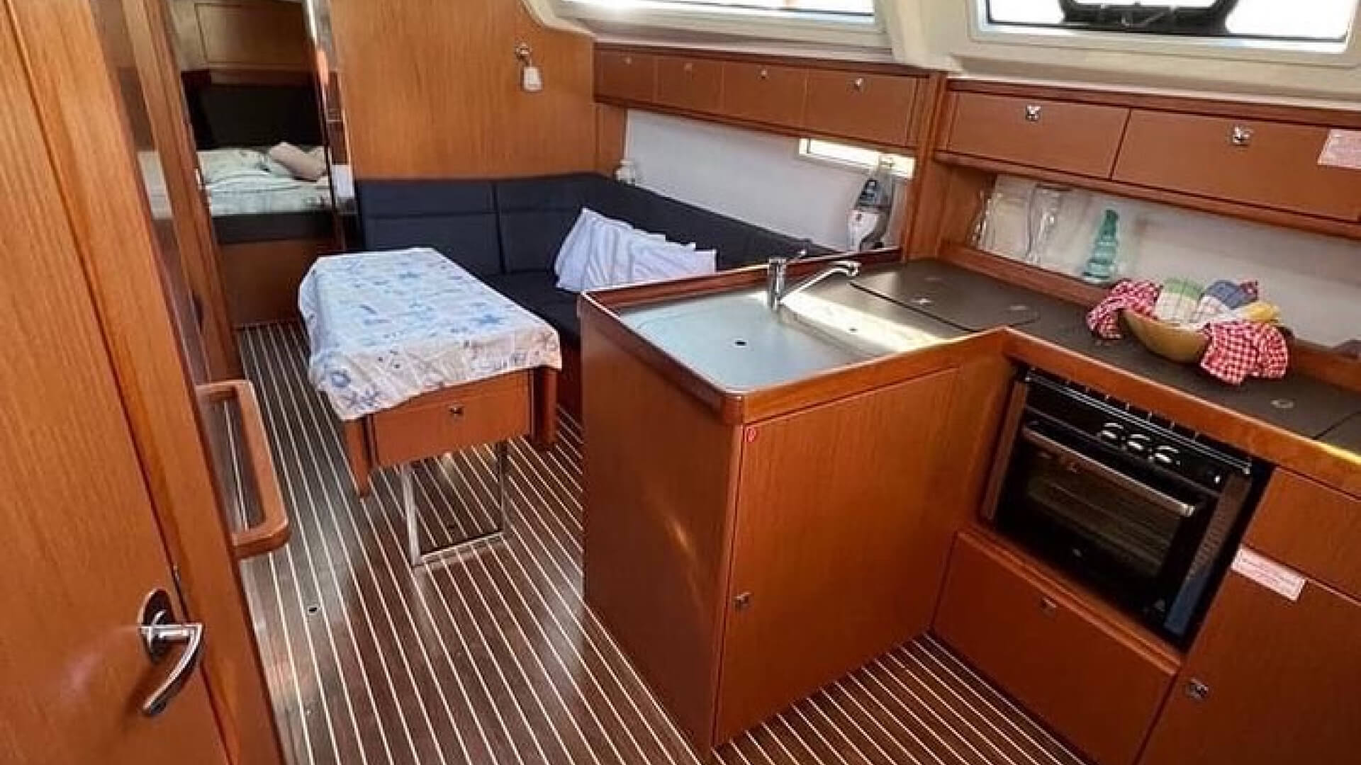 Marmaris Kiralık Bavaria C37 2 Kabin 11 Metre