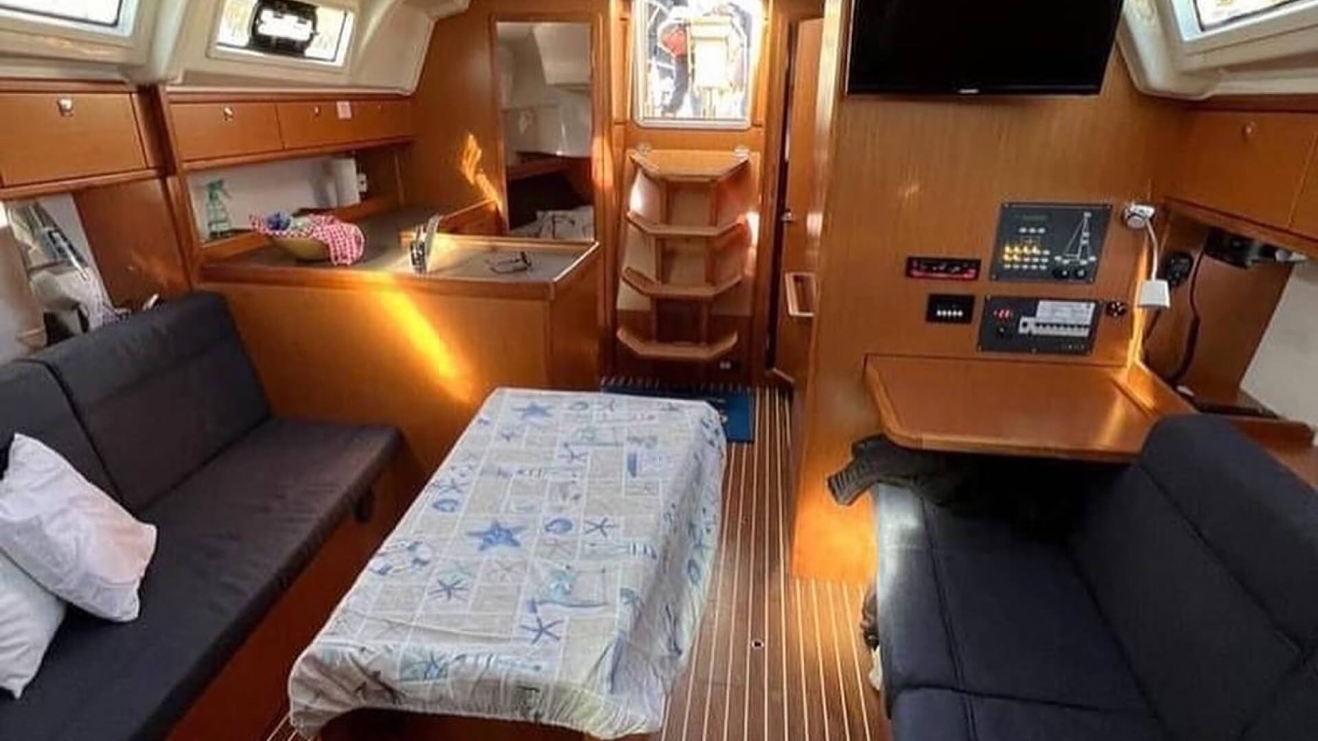 Marmaris Kiralık Bavaria C37 2 Kabin 11 Metre