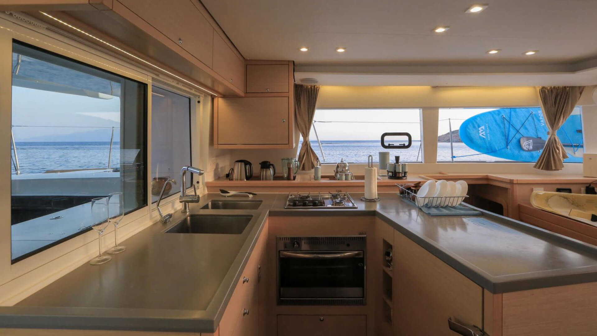 Lagoon 45 Katamaran ile Mavi yolculuk 4 Kabin 4 Duş
