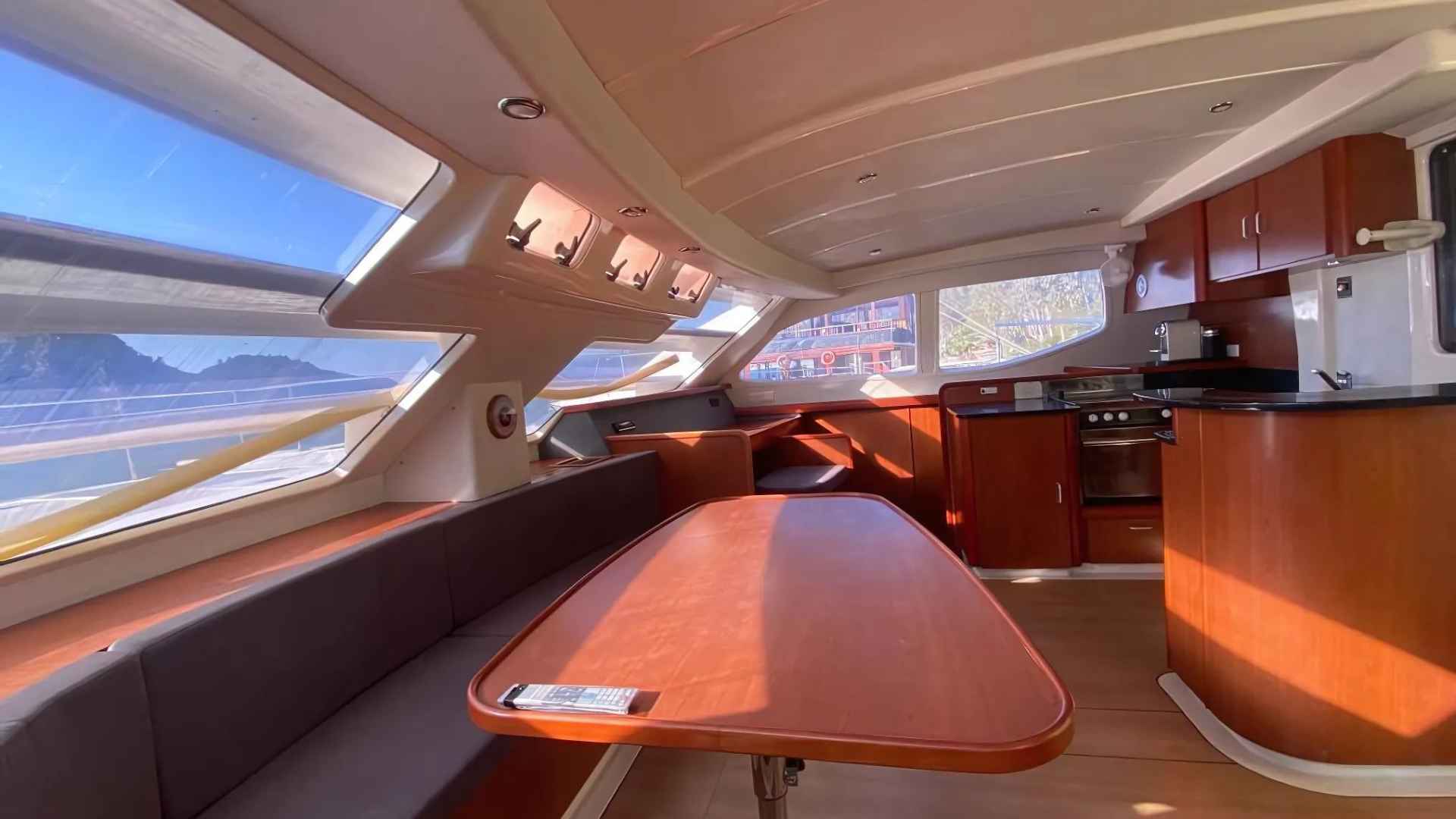  Satılık 2012 Leopard 47.4 Powercat: Mükemmel Performans ve Konfor!