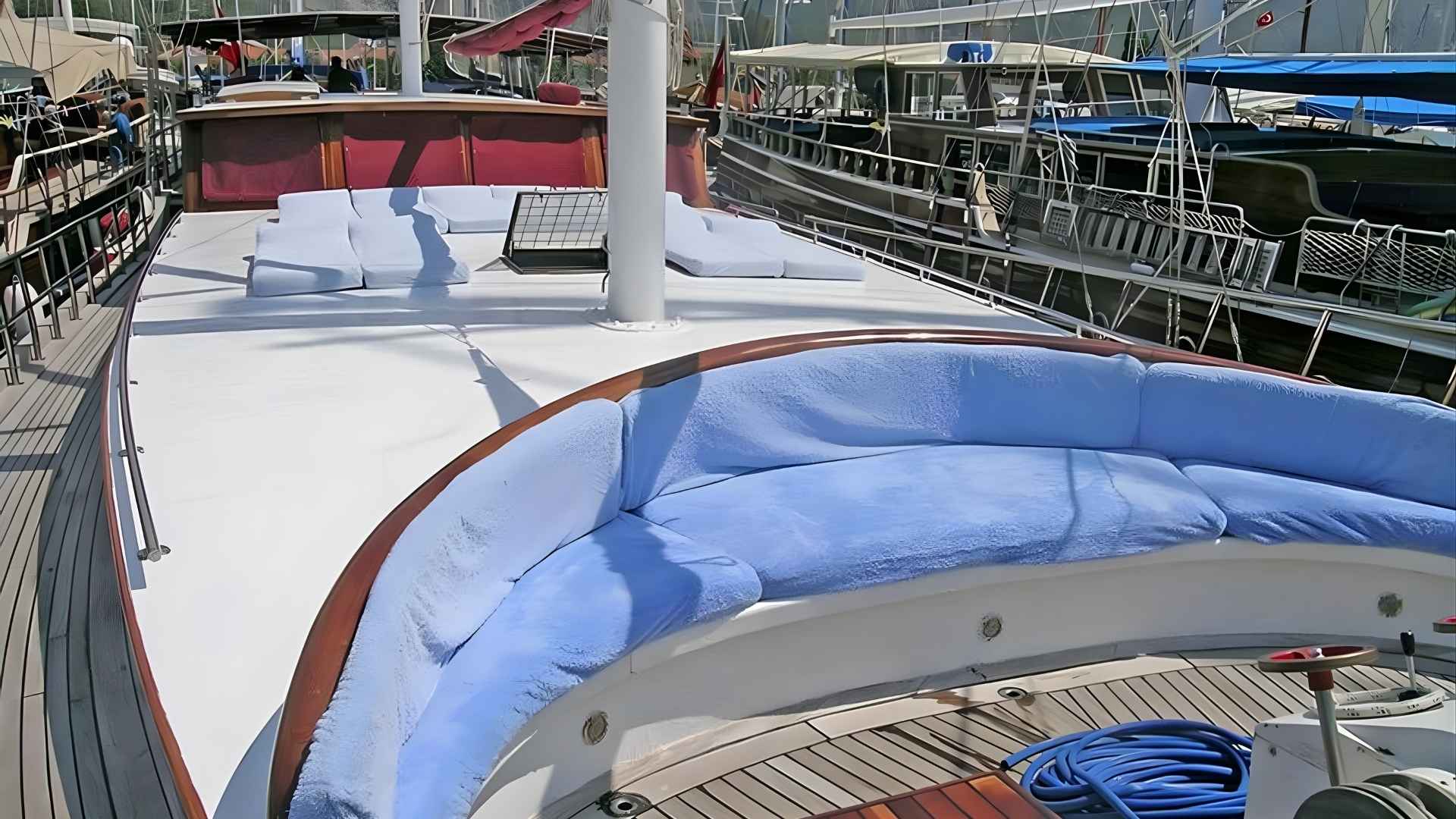 30 Metrelik Konfor, 16 Kişiye Kadar Mavi Yolculuk Keyfi