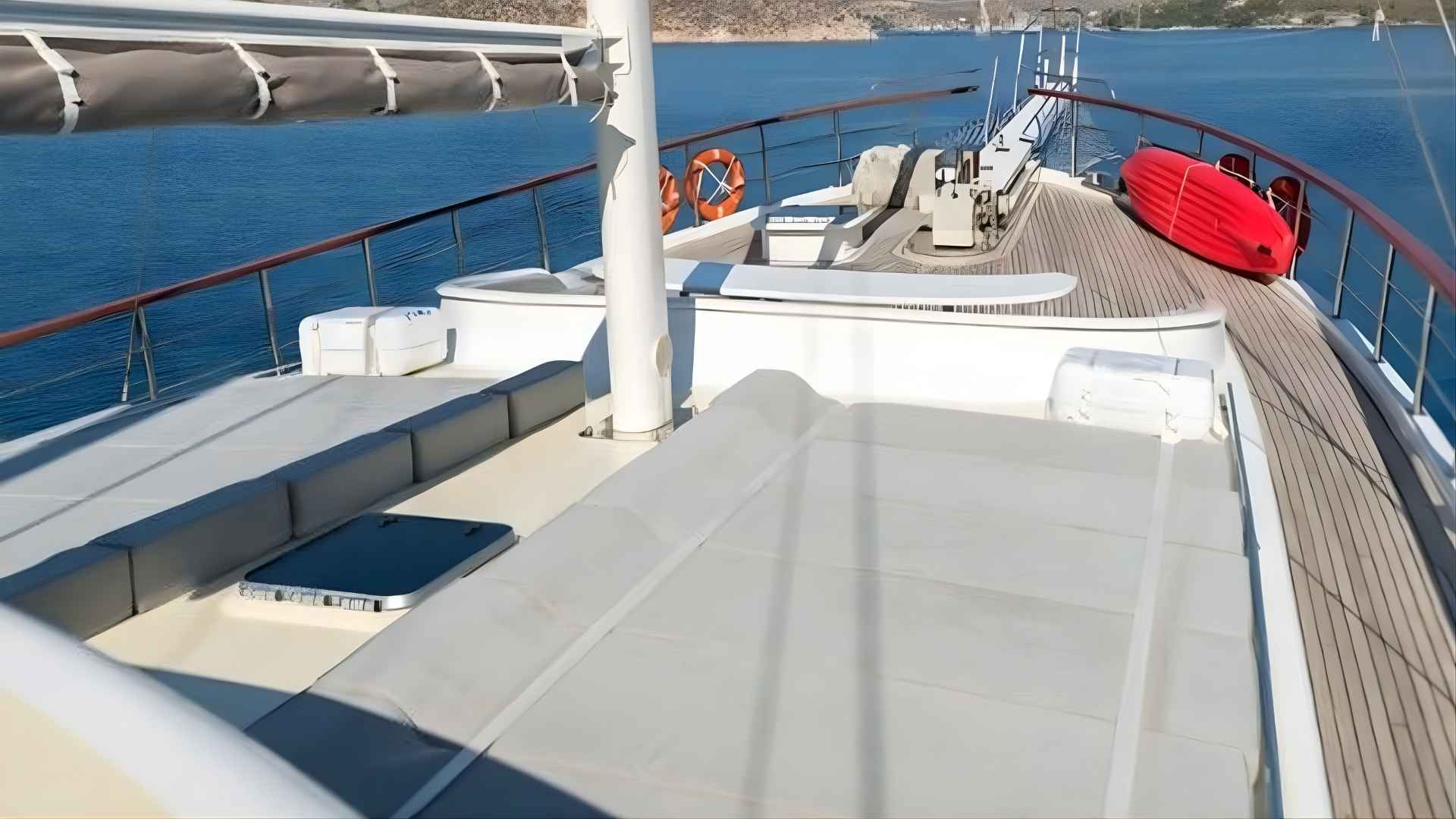 Arkadaş Grubunuzla Mavinin Kalbine – Şık ve Geniş Bir Gulet