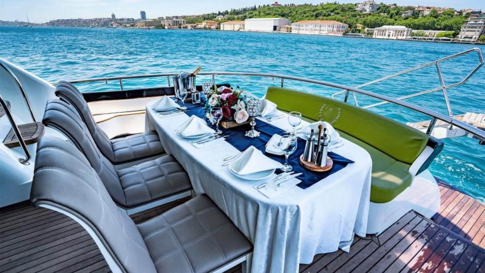 Delux Motor Yat Gezi Teknesi 19 Metre 2 Kabin