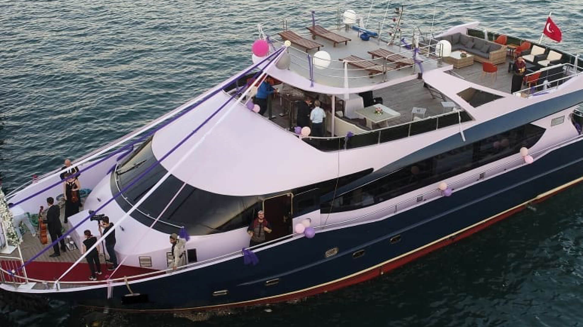 Saatlik Davet teknesi Kiralama 90 Kişilik 24 Metre