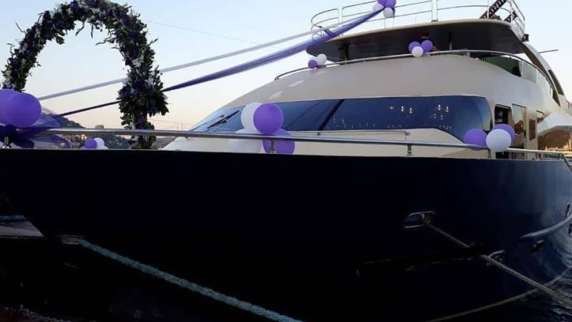 Saatlik Davet teknesi Kiralama 90 Kişilik 24 Metre