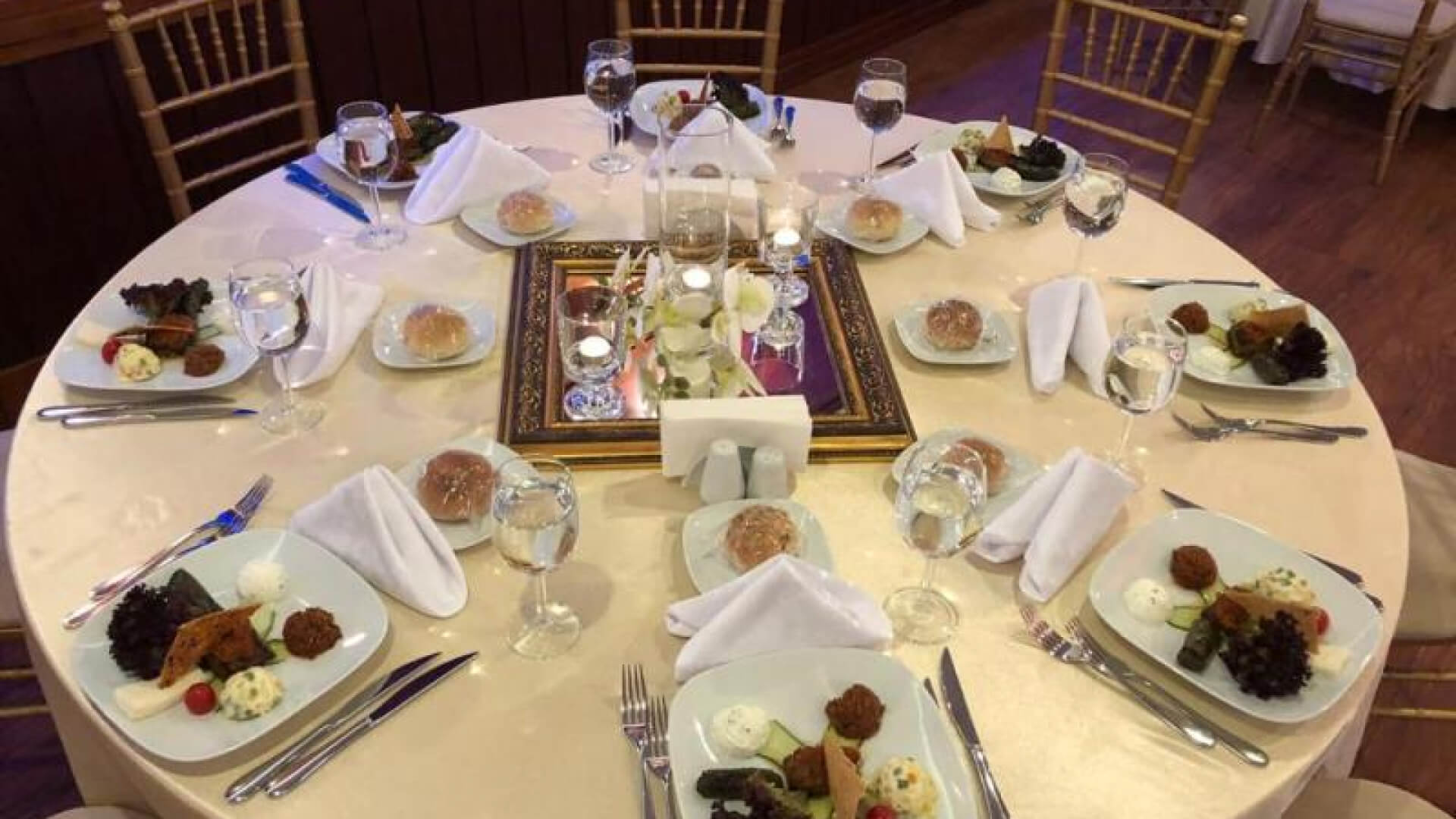 Saatlik Davet Teknesi kiralama 350 Kişi 43 Metre