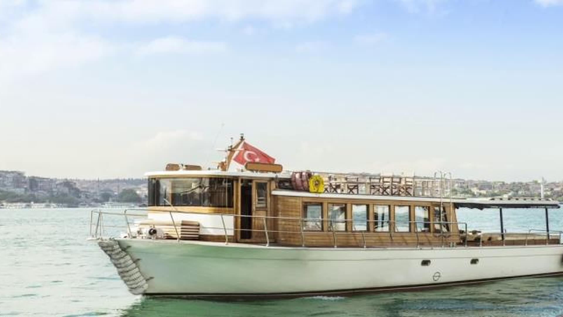 Saatlik Davet Teknesi Kiralama 25 Kişilik 19 Metre
