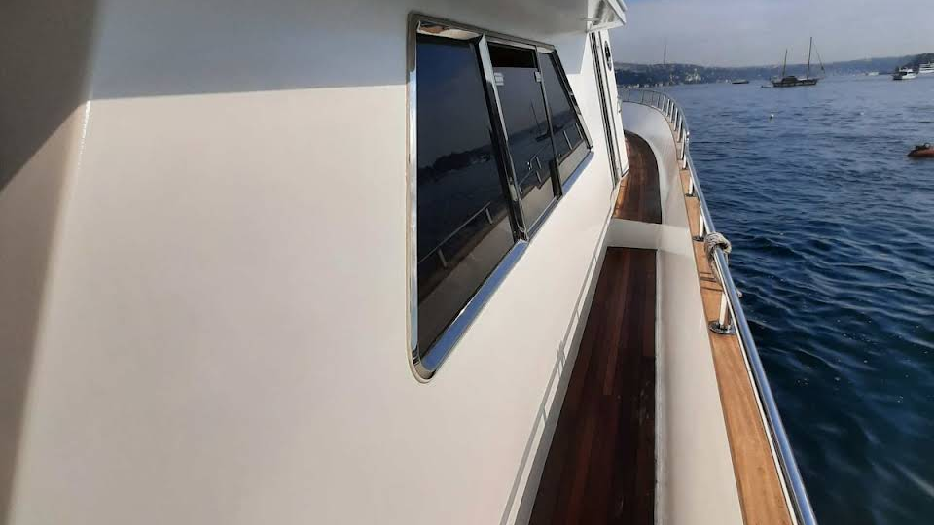 Saatlik İstanbul Boğaz turu 25 Kişilik 20 Metre