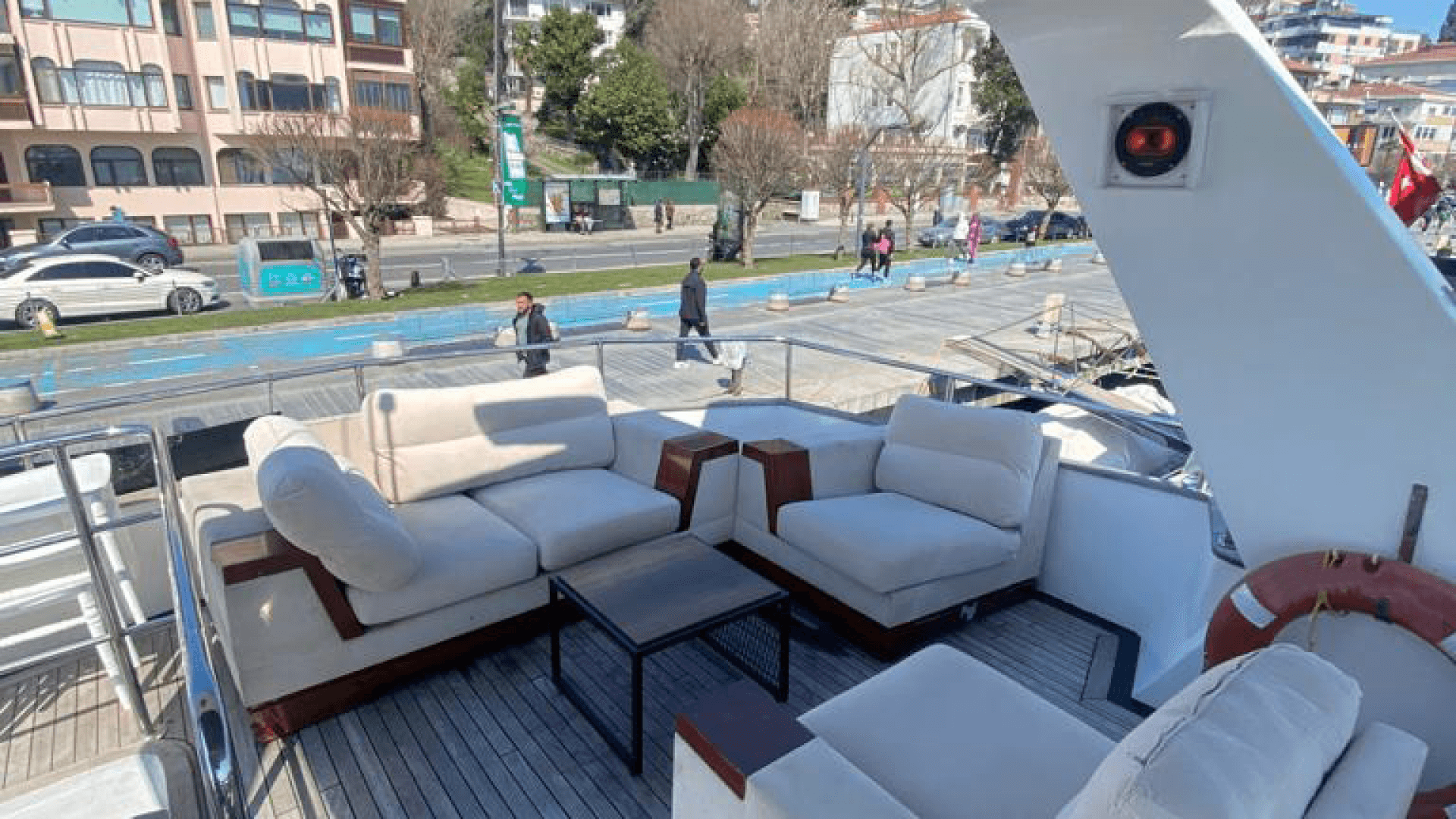 Saatlik İstanbul Boğaz turu 25 Kişilik 20 Metre