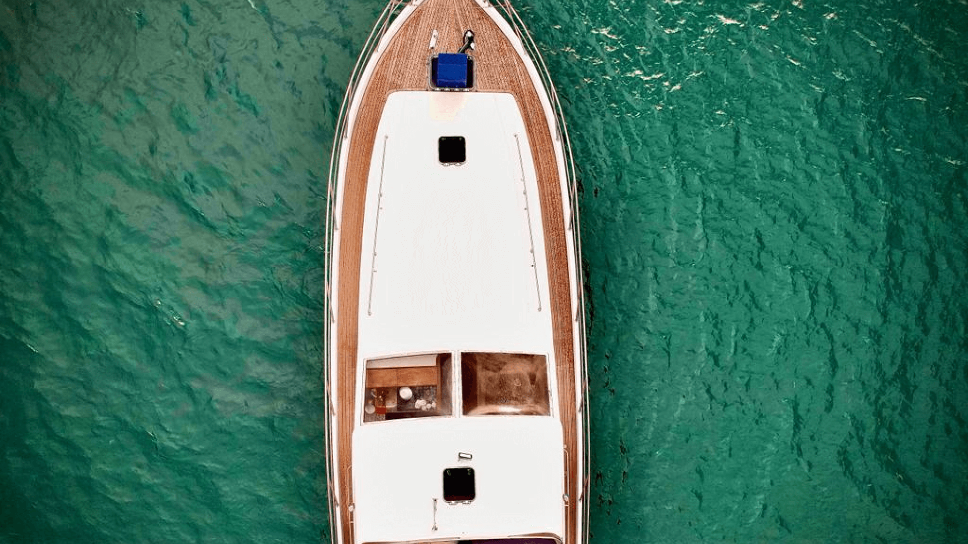Saatlik istanbul Boğaz Turu 12 Kişilik 12 Metre