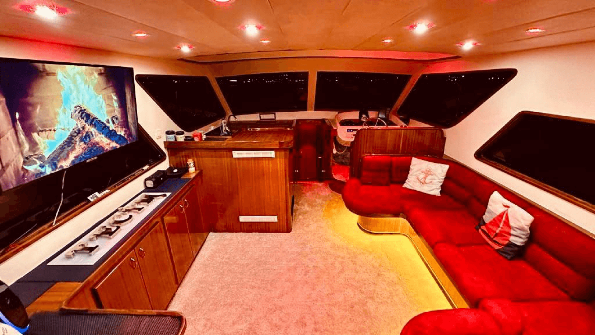 Saatlik istanbul Boğaz Turu 12 Kişilik 12 Metre