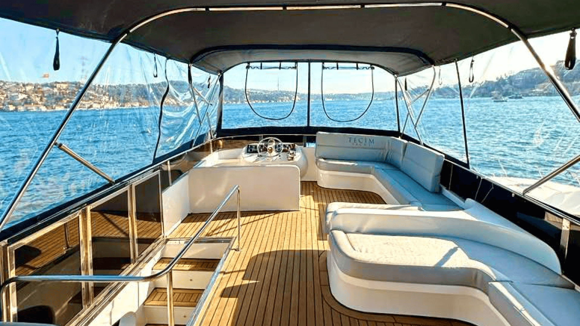 Saatlik istanbul Boğaz Turu 12 Kişilik 12 Metre