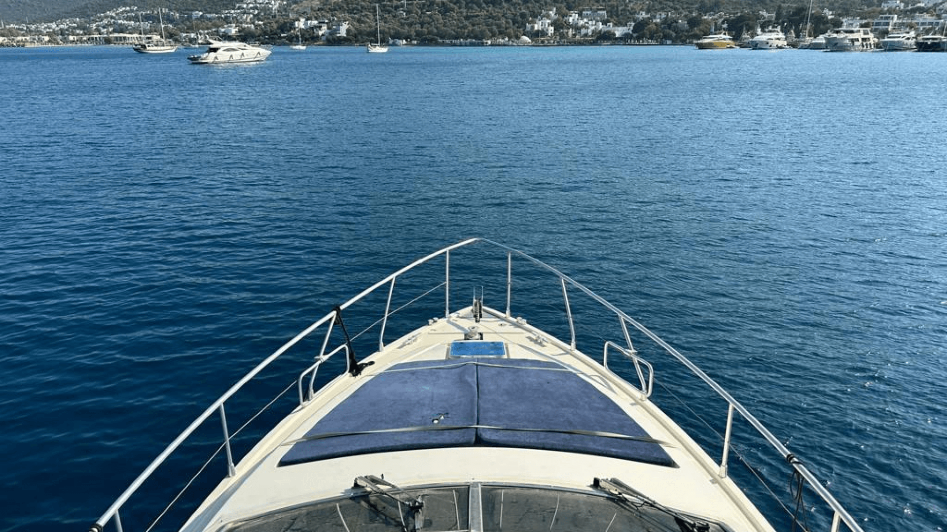 Saatlik istanbul Boğaz Turu Motoryat Kiralama 6 Kişilik 15 Metre