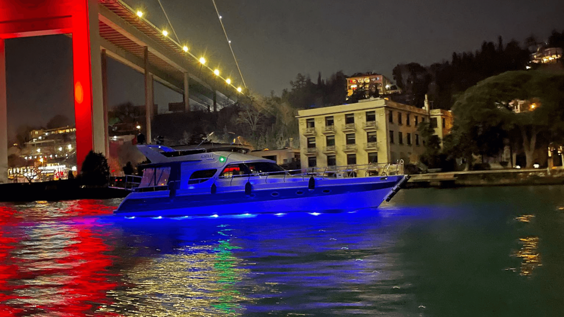İstanbul Boğaz Turu Motoryat Kiralama 12 Kişilik 17,5 Metre