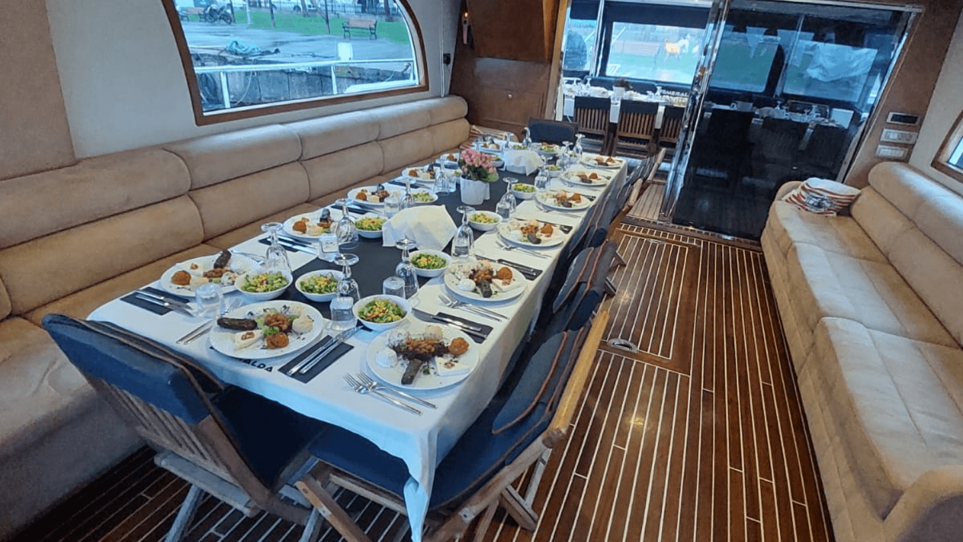 İstanbul Boğaz Turu Motoryat Kiralama 36 Kişilik 21 Metre