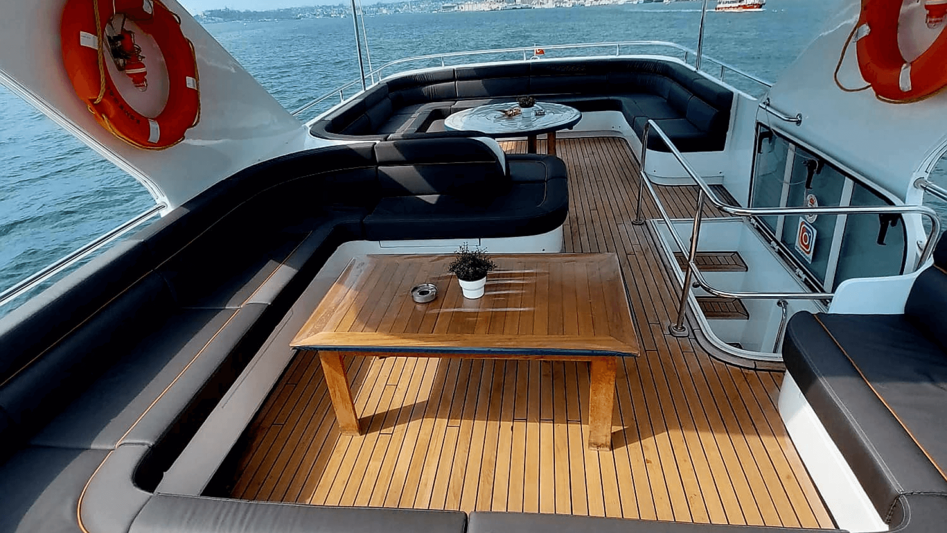 İstanbul Boğaz Turu Motoryat Kiralama 36 Kişilik 21 Metre