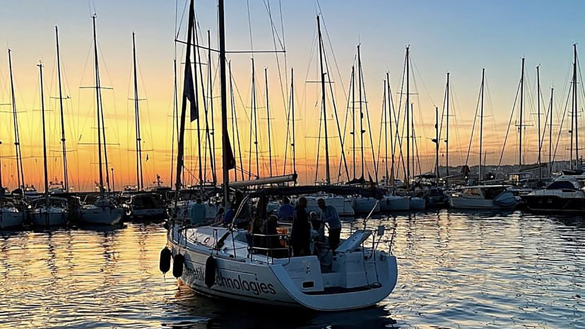 Kaptanlı Yelkenli Kiralama 3 Kabin 11 Metre