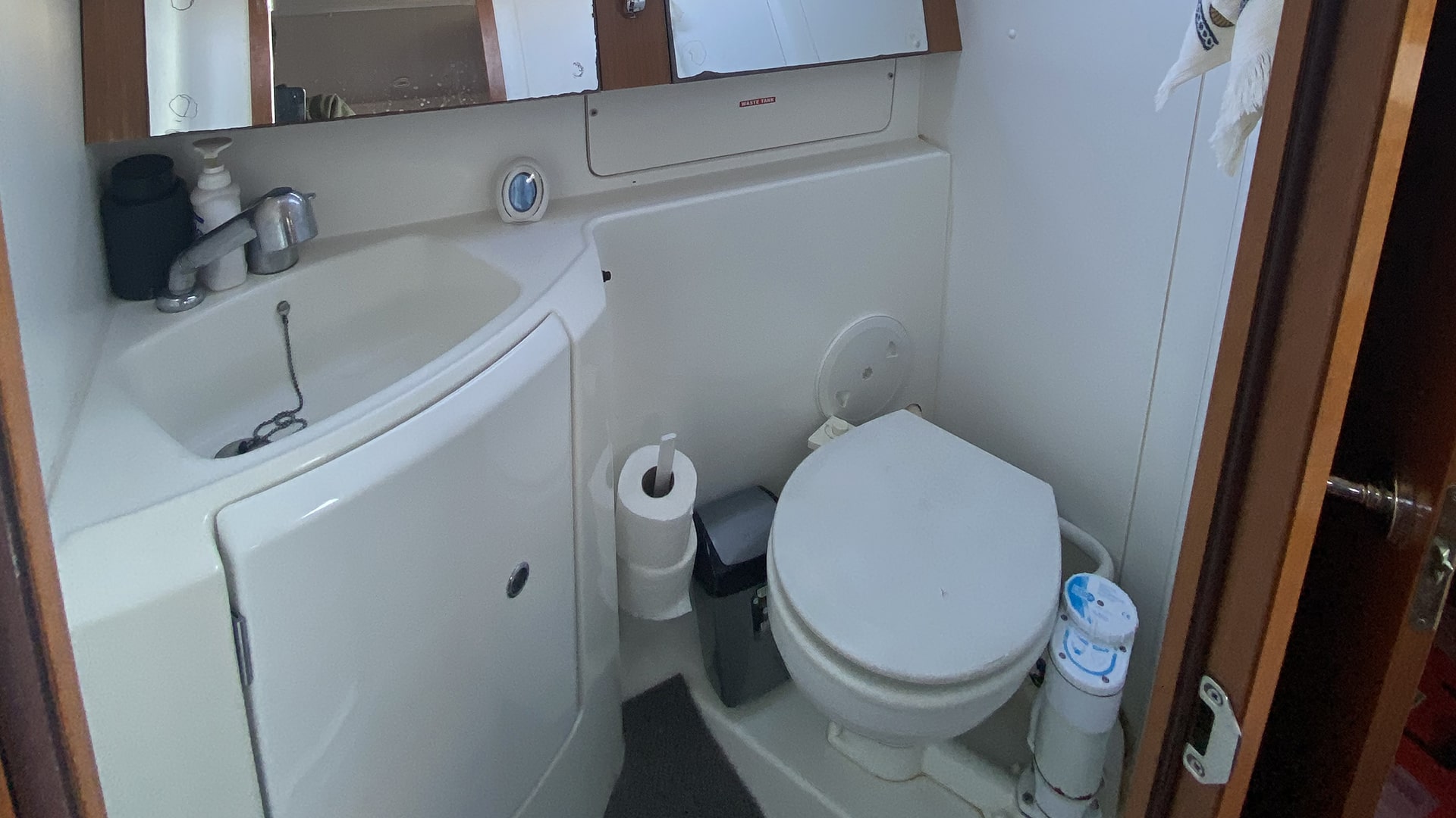 Kaptanlı Yelkenli Kiralama 3 Kabin 11 Metre
